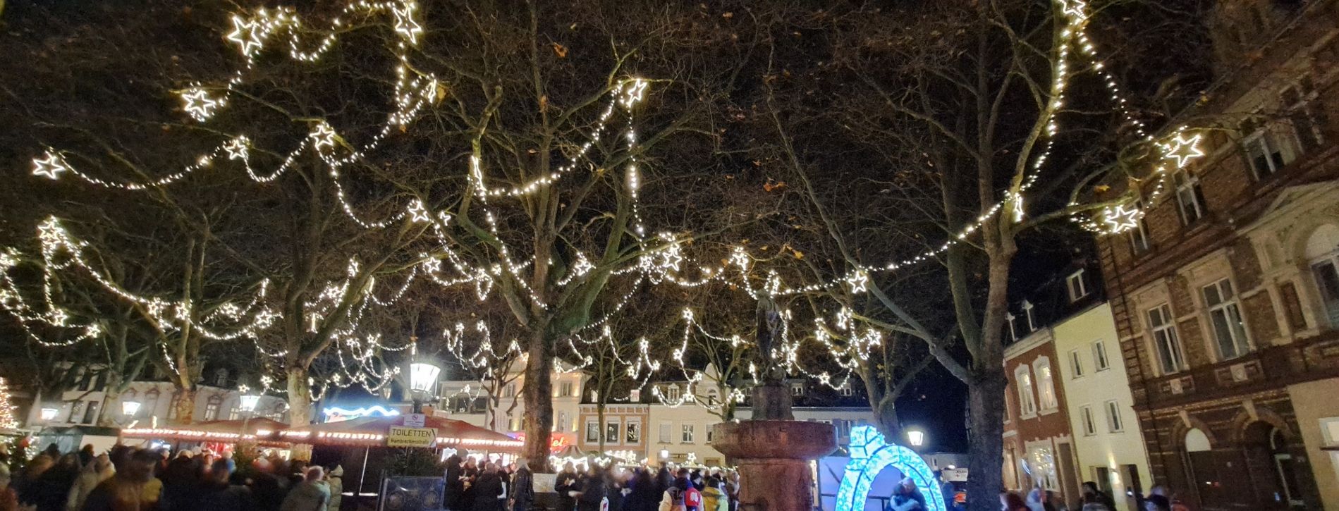 Zur Seite Weihnachtsmarkt "Markt der Sterne" in Kempen