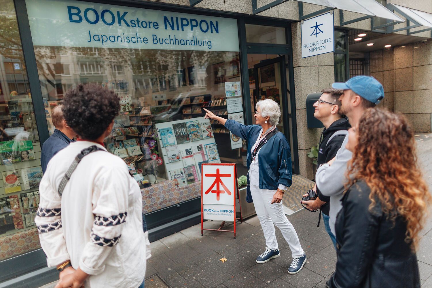 Die Führung "Manga, Mochi & mehr" führt auch an japanischen Buchläden vorbei