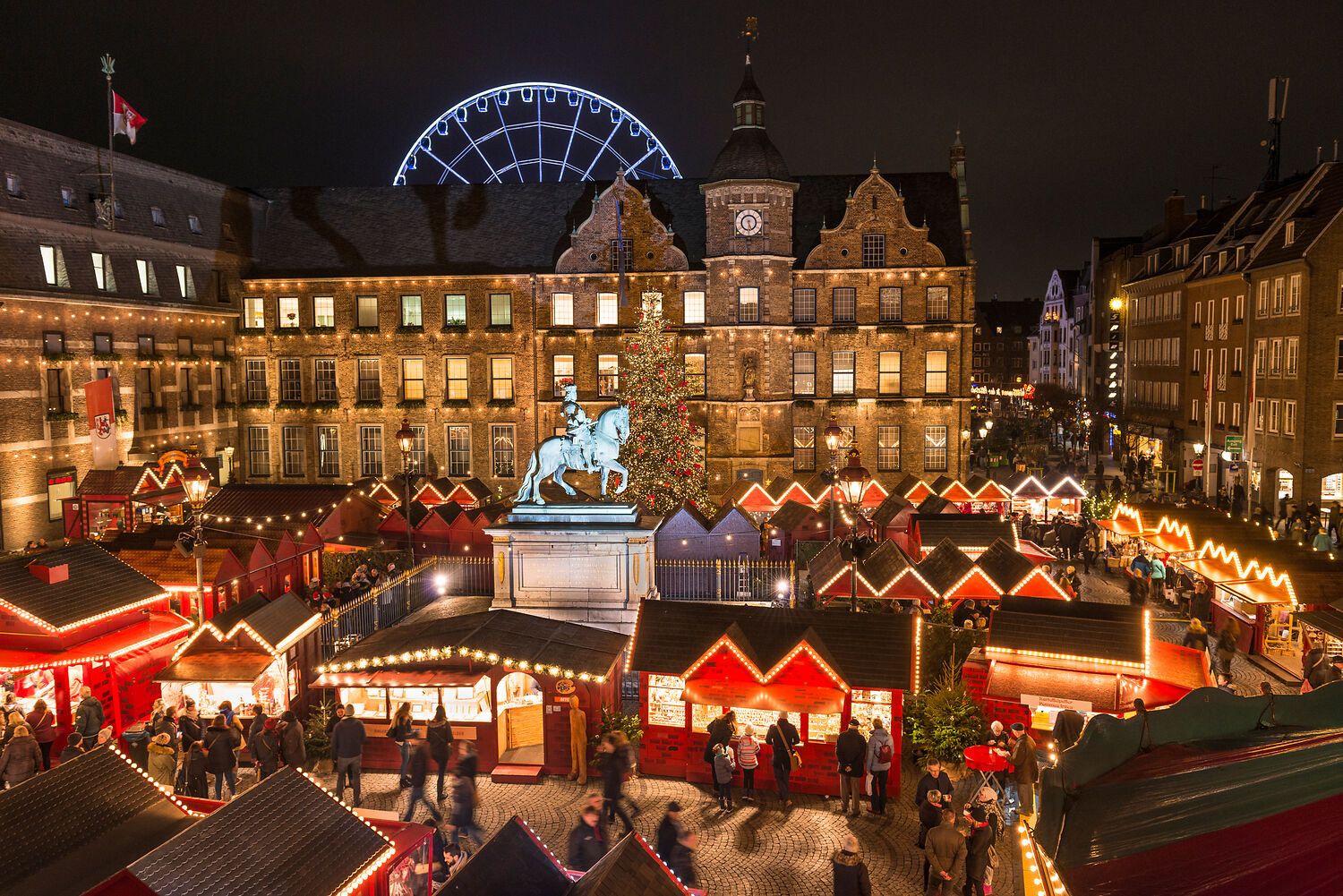 Zur Seite Düsseldorfer Weihnachtsmarkt