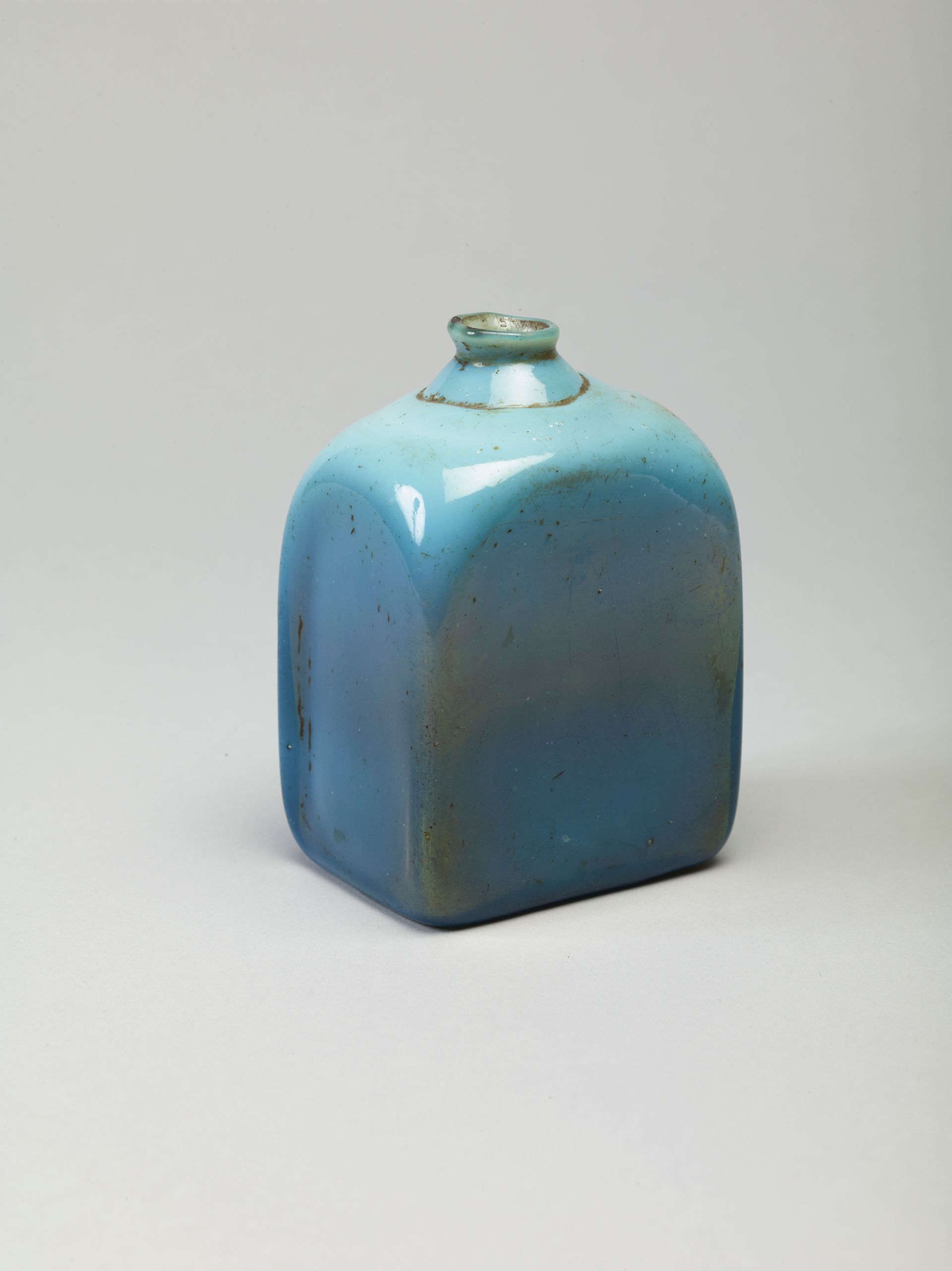 Flasche, 1. Hälfte 17. Jh., Iran, Glas, 12,8 x 8,84 x 6,67 cm
