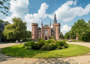 Schloss Moyland ist ein Wasserschloss bei Bedburg-Hau, © Dominik Ketz, Tourismus NRW e.V.
