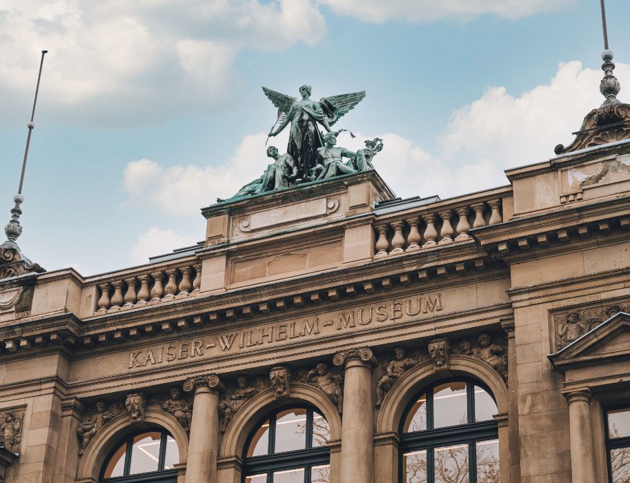 Mit 27 Jahren stellte Joseph Beuys im Kaiser Wilhelm Museum das erste Mal aus