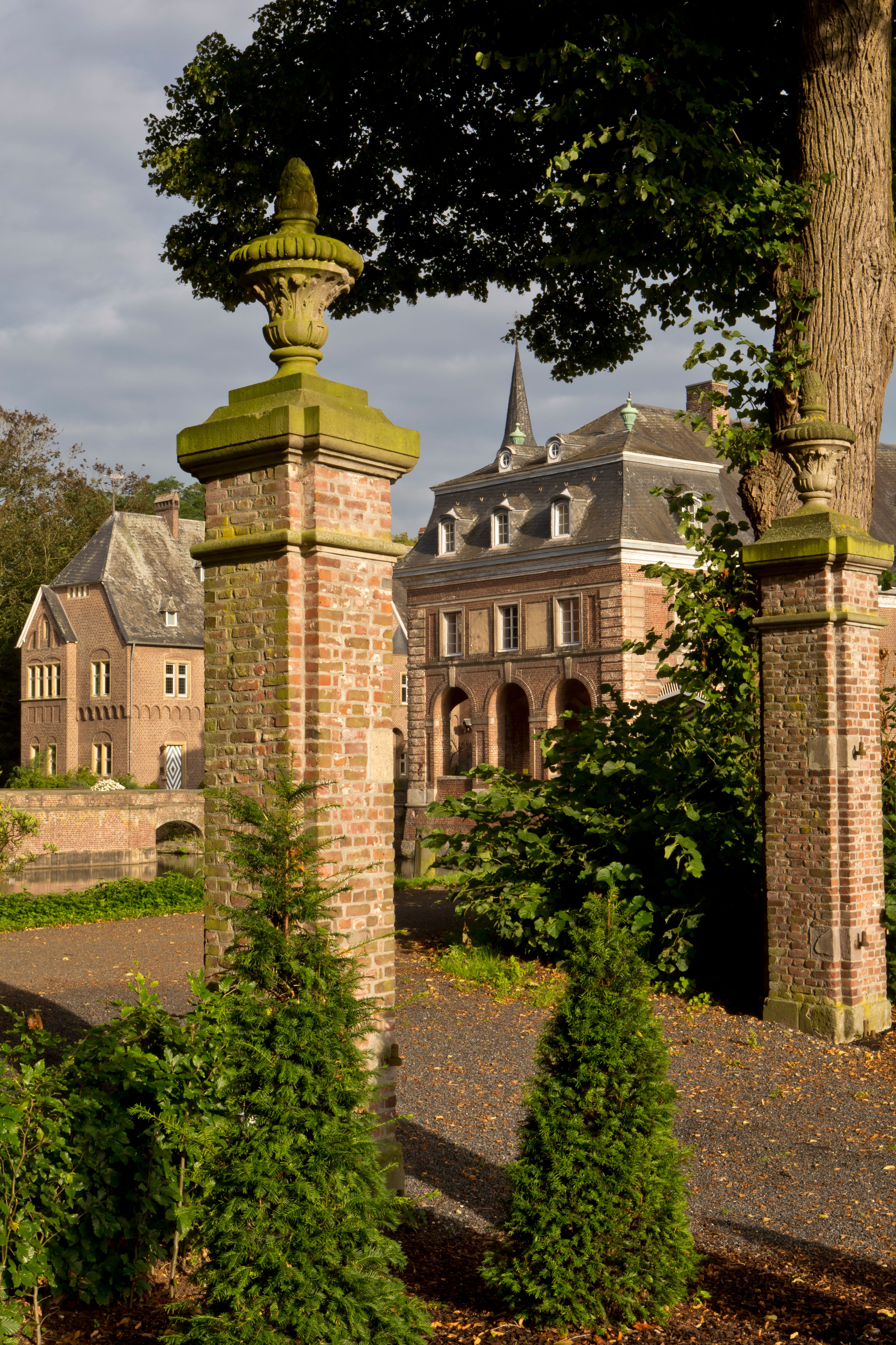 Das Wasserschloss blickt auf eine lange Geschichte zurück.