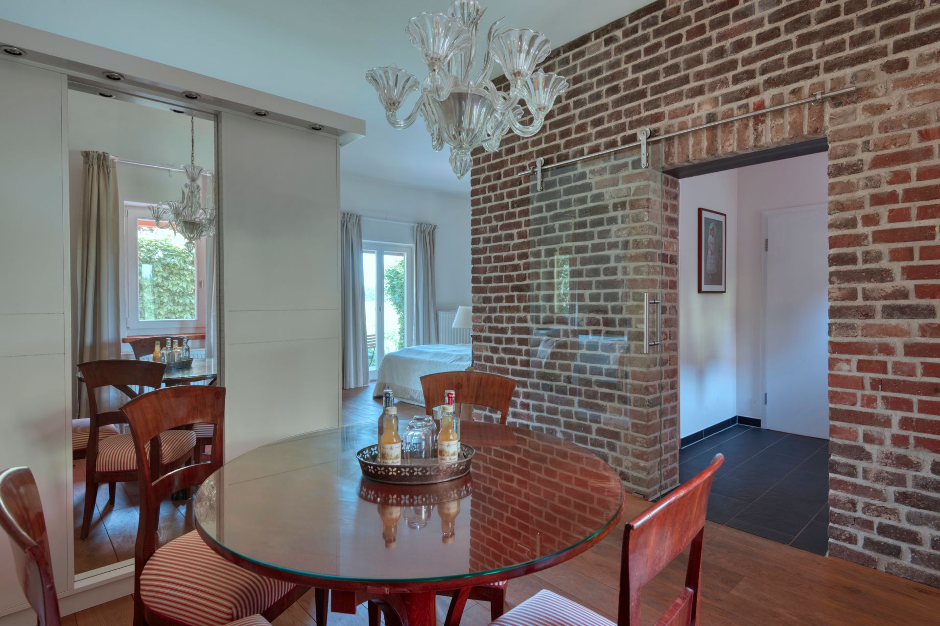 Die Boye ist ehemalige die Siedlung der engsten Mitarbeiter in unmittelbarer Nähe zum Schloss. Hier stehen heute 21 Hotelzimmer für Gäste bereit