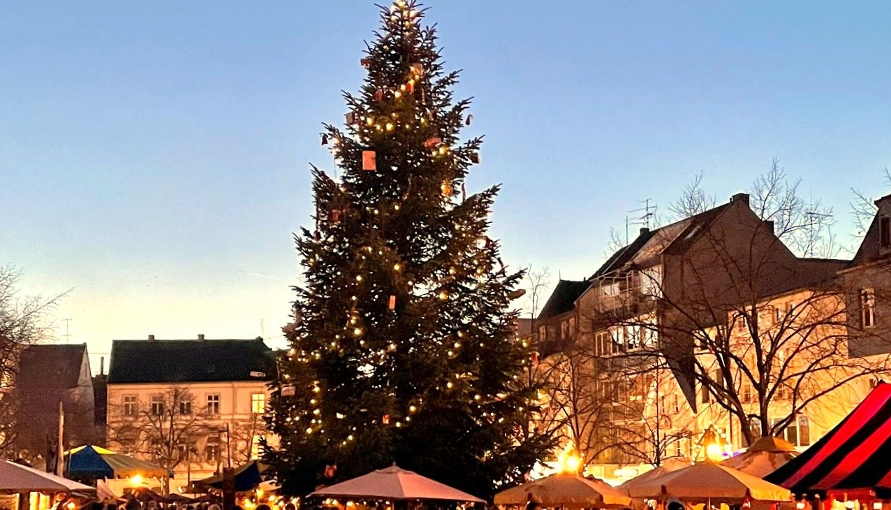 Zur Seite Mittelalterlicher Markt zur Weihnachtszeit in Siegburg
