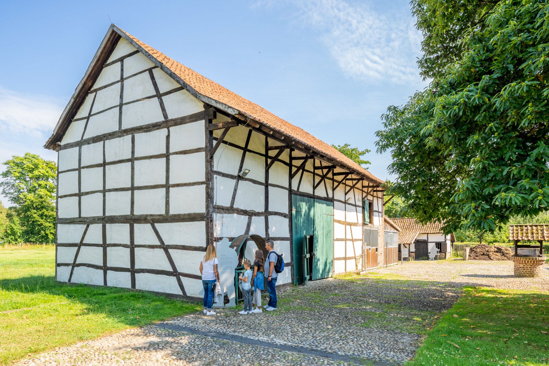 Zur Seite Mit dem Rad entlang von Maas, Schwalm und Nette