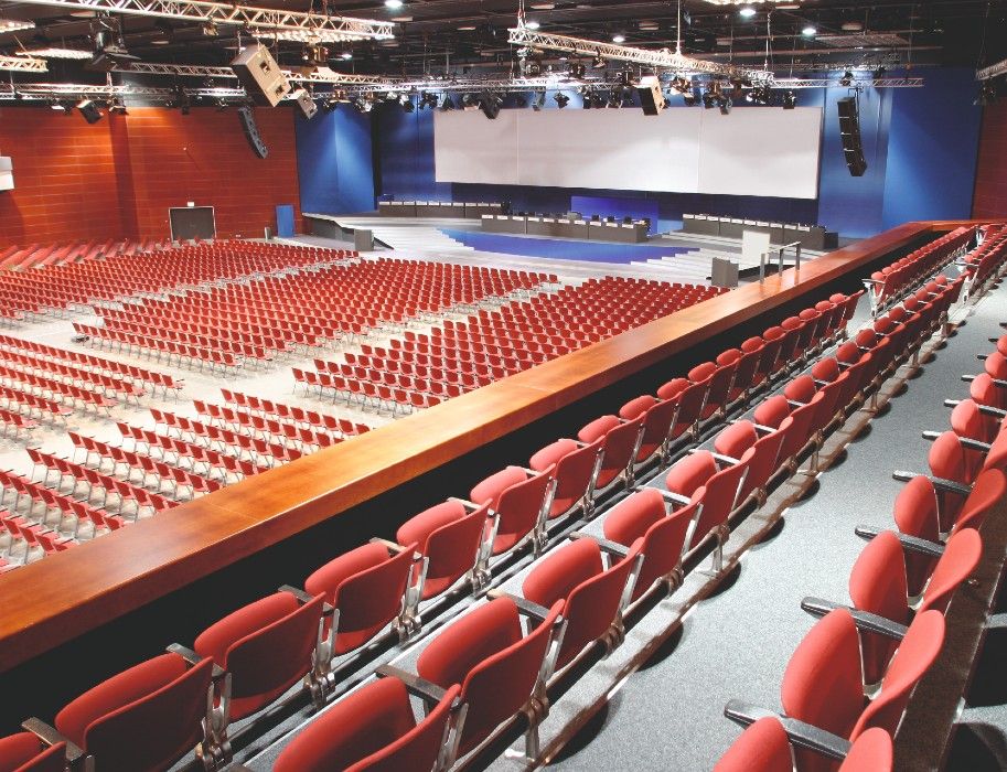 Großer Saal Reihenbestuhlung