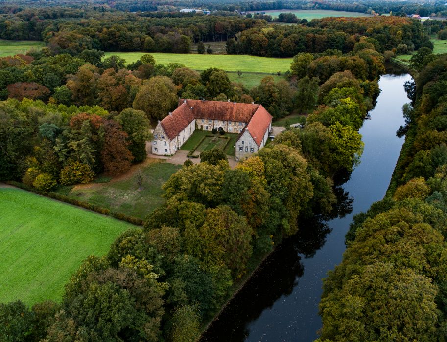 Die Klosteranlage in Rheine im Münsterland direkt am Ufer der Ems