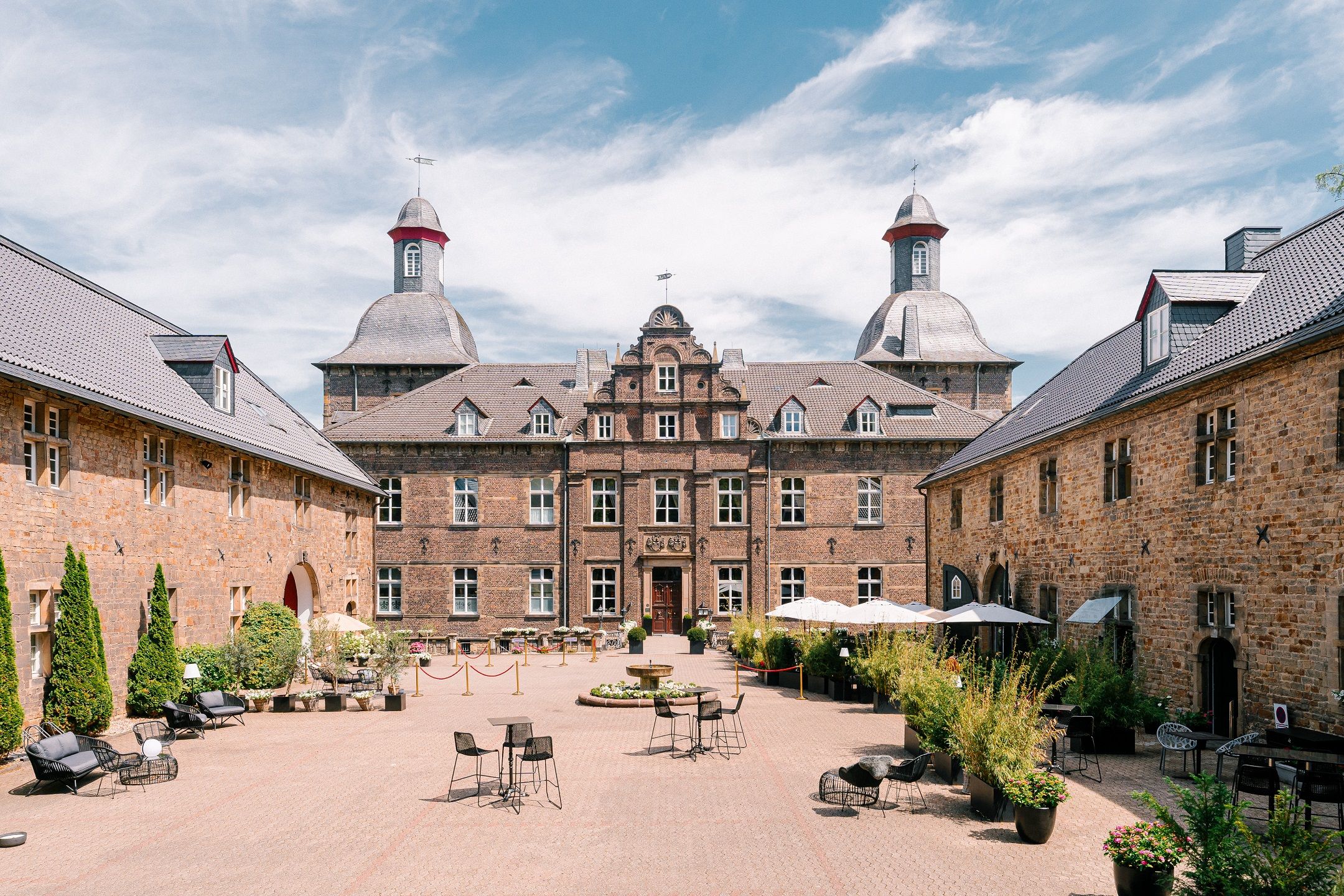 Innenhof des Schlosses Hugenpoet
