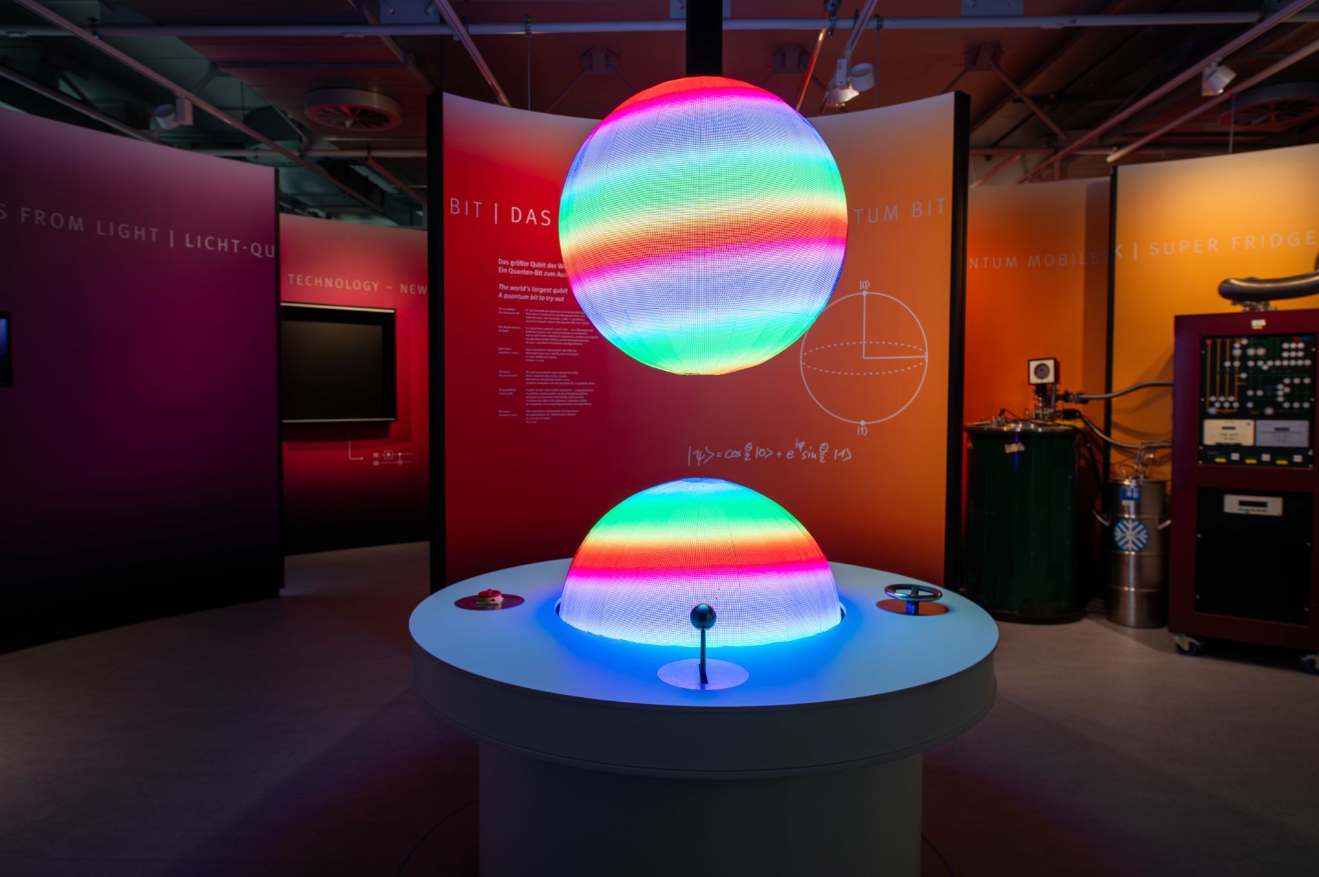 Im jüngsten Ausstellungsbereich stellt das HNF als erstes Museum in Deutschland das Quantencomputing vor