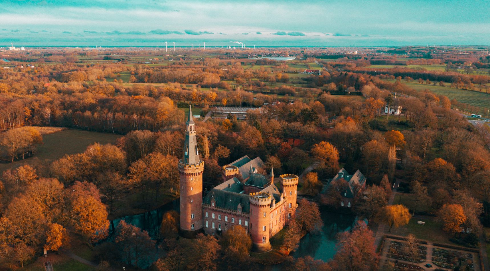 Drohnenaufnahme Schloss Moyland