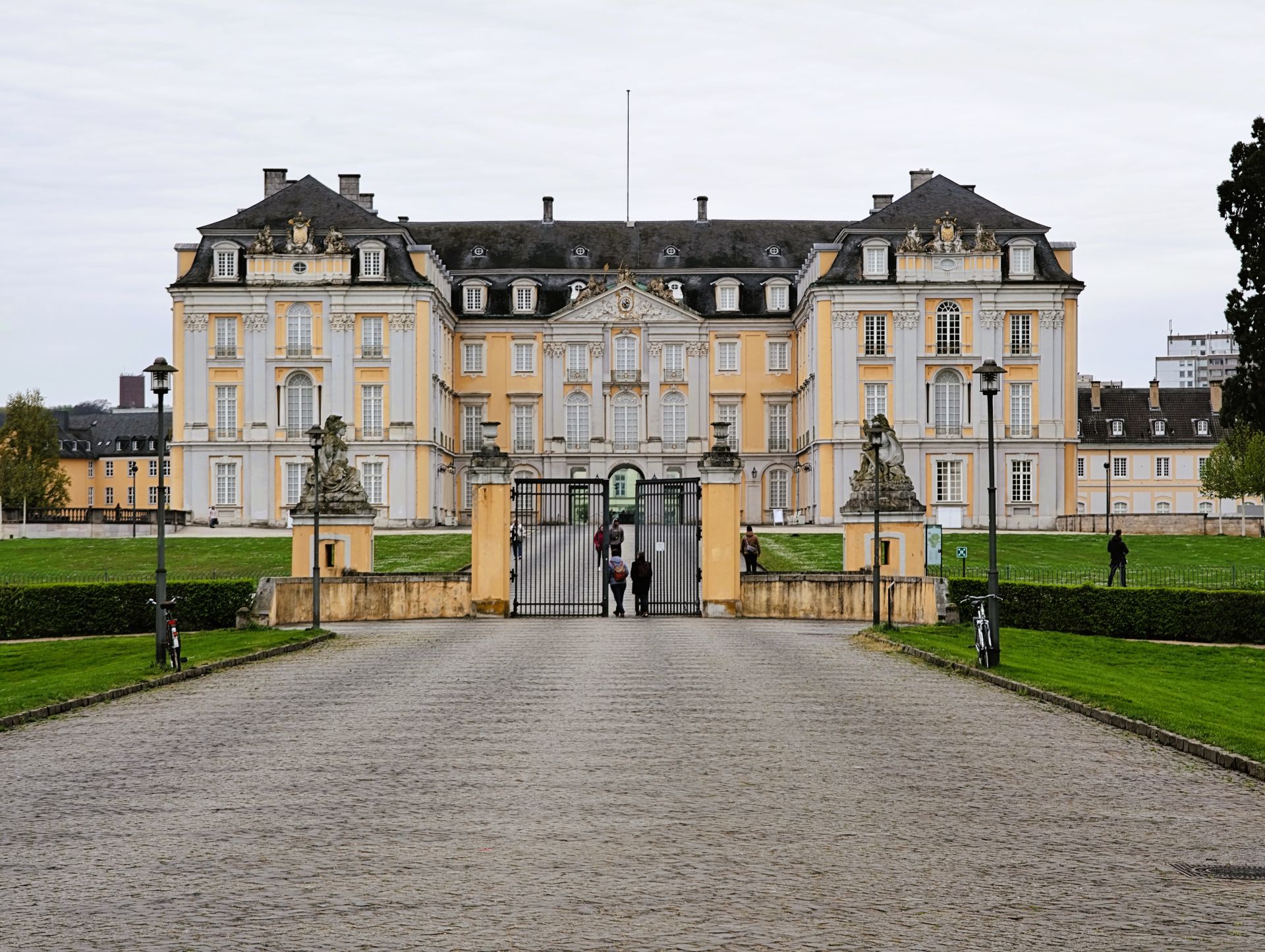 Zur Seite Über Stuck & Stein – 11 Objekte erzählen