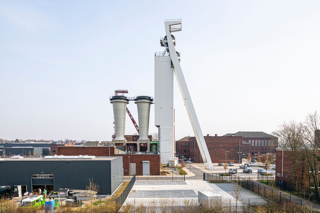 Seit dem 1. Oktober 2023 können Gäste Turmbegehungen für den weißen Riesen buchen. Er ist das Wahrzeichen der Zeche Schlägel & Eisen