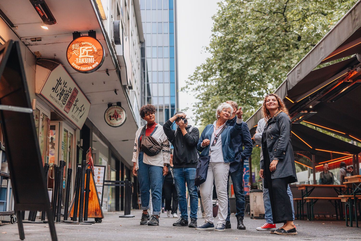 Das Takumi ist eines von vielen japanischen Restaurants auf der Immermannstraße in Düsseldorf. Hier können Gäste bei der Tour mehr über kulinarische Feinheiten lernen