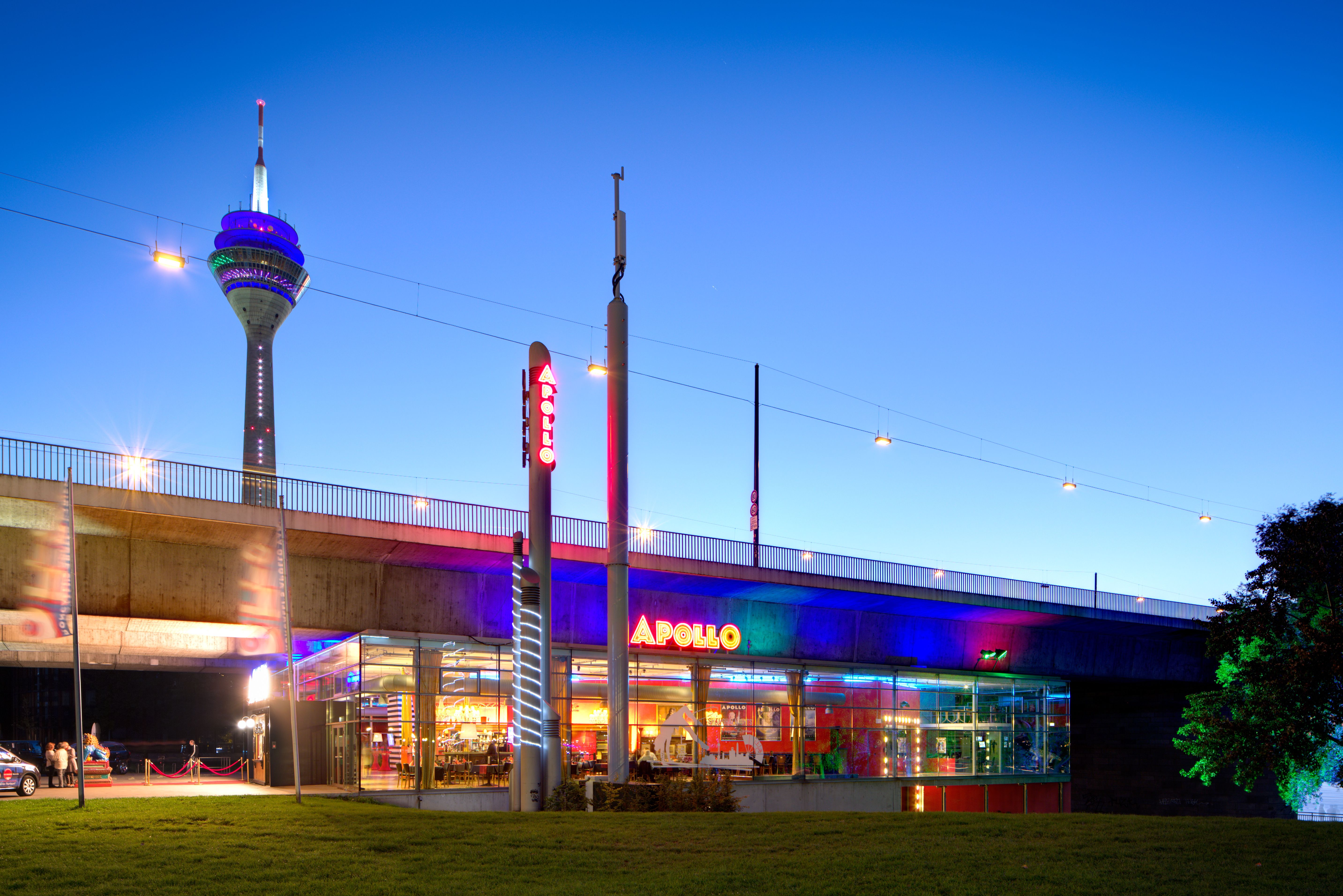 Zur Seite Roncalli´s Apollo Varieté 