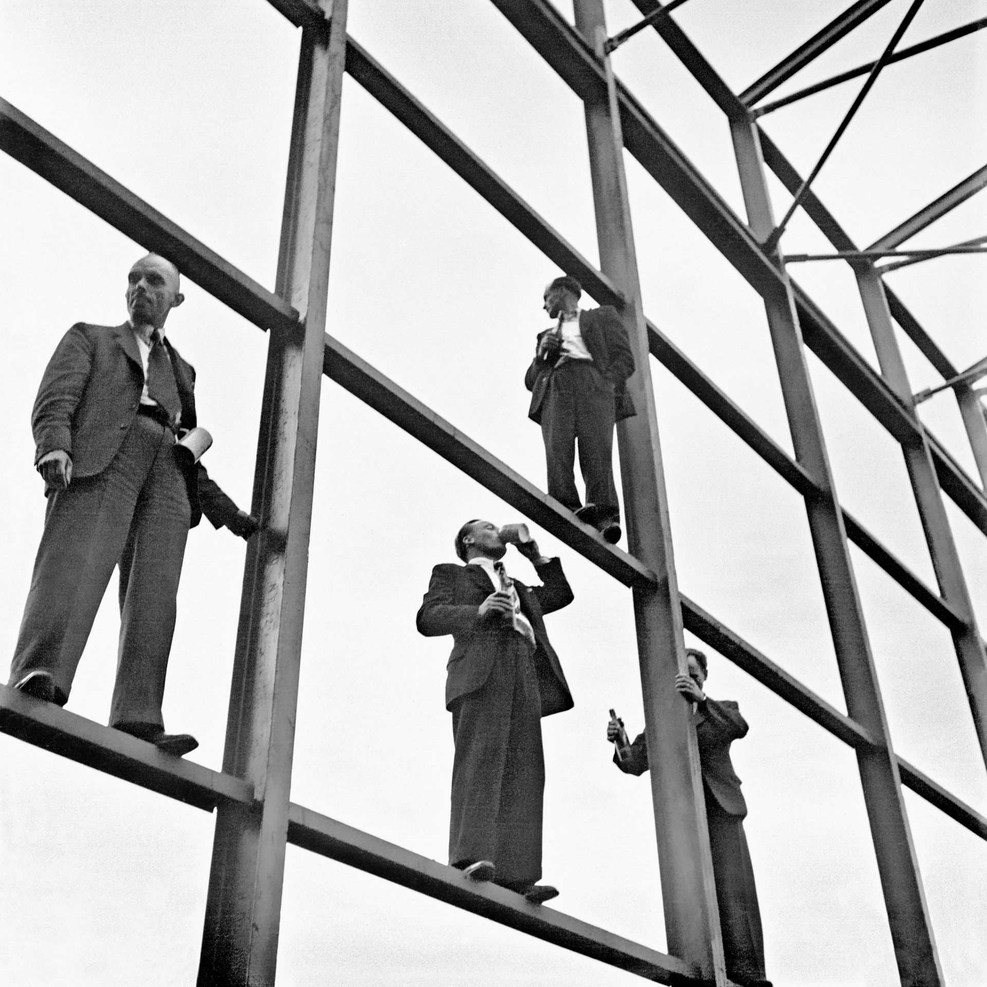 Bonn schafft Tatsachen: Am 5. Mai 1949 wird das Richtfest für den Plenarsaal gefeiert, Foto: Erna Wagner-Hehmke