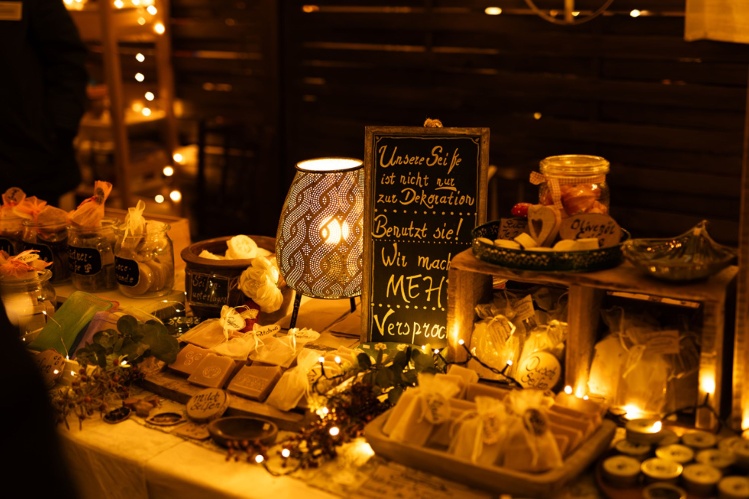 Verkausfsstand Weihnachts-Waldmarkt im Wildwald Vosswinkel
