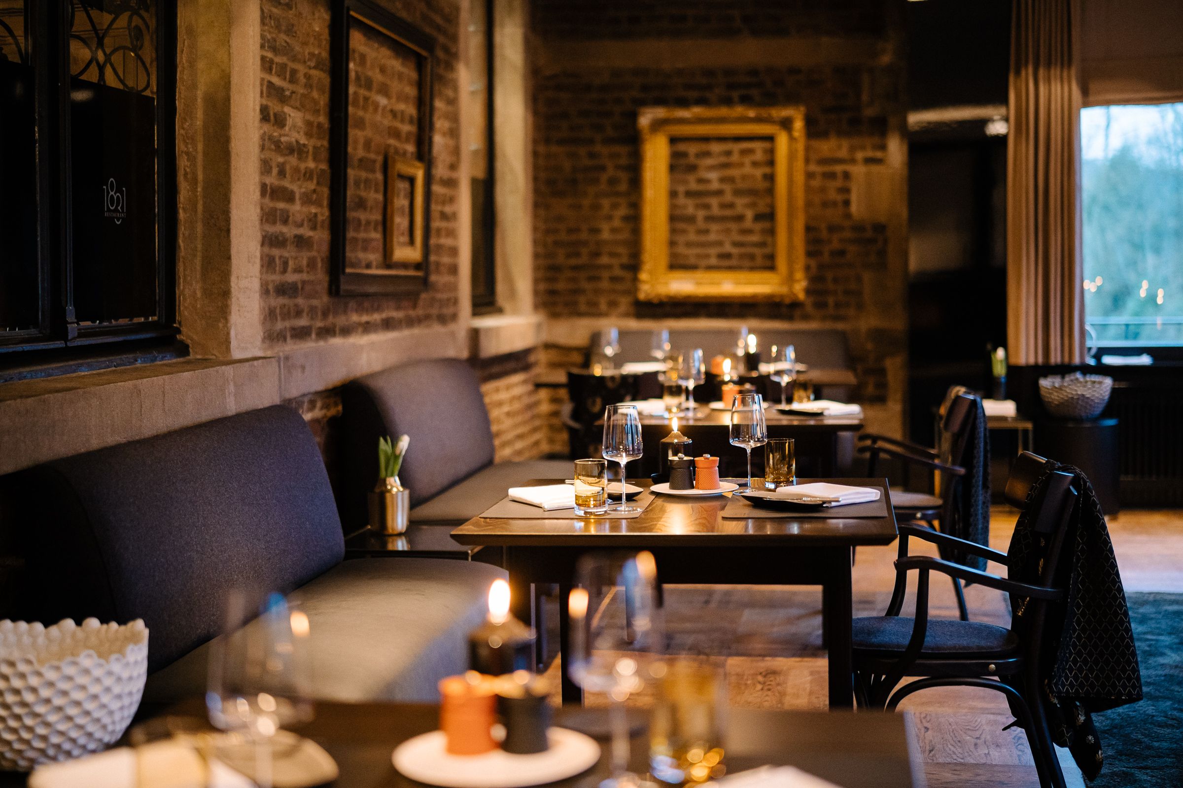 Feinste Speisen, exklusiven Service und stilvolle Atmosphäre verspricht das Restaurant 1831 im Schloss Hugenpoet