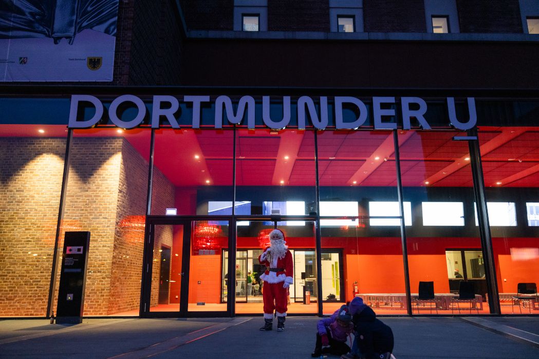 Im Dezember begrüßt die Gäste beim Familiensonntag natürlich der Weihnachtsmann