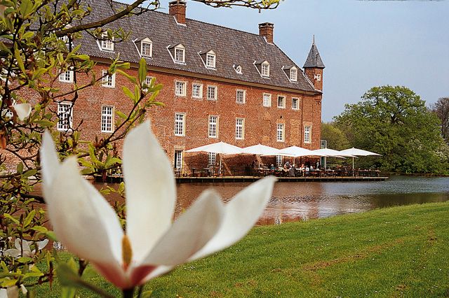 Das Romantik Parkhotel Wasserburg Anholt ist ein 4 Sterne Schlosshotel