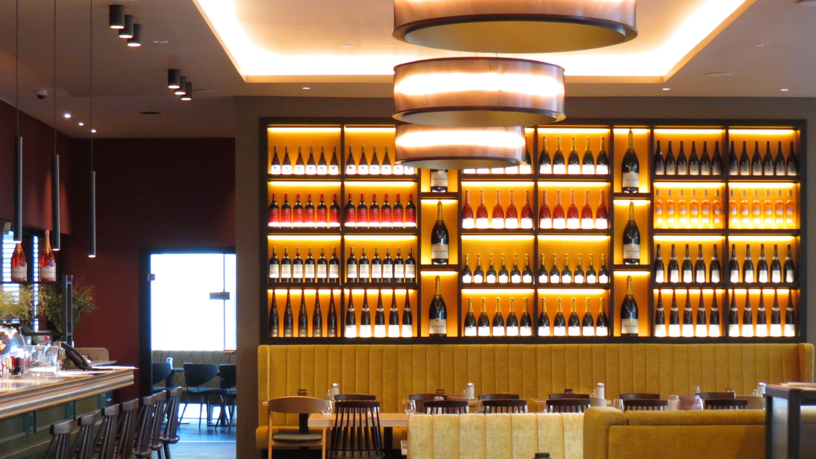 Anja Luckas, Restaurant Elisenbrunnen, Weinwand