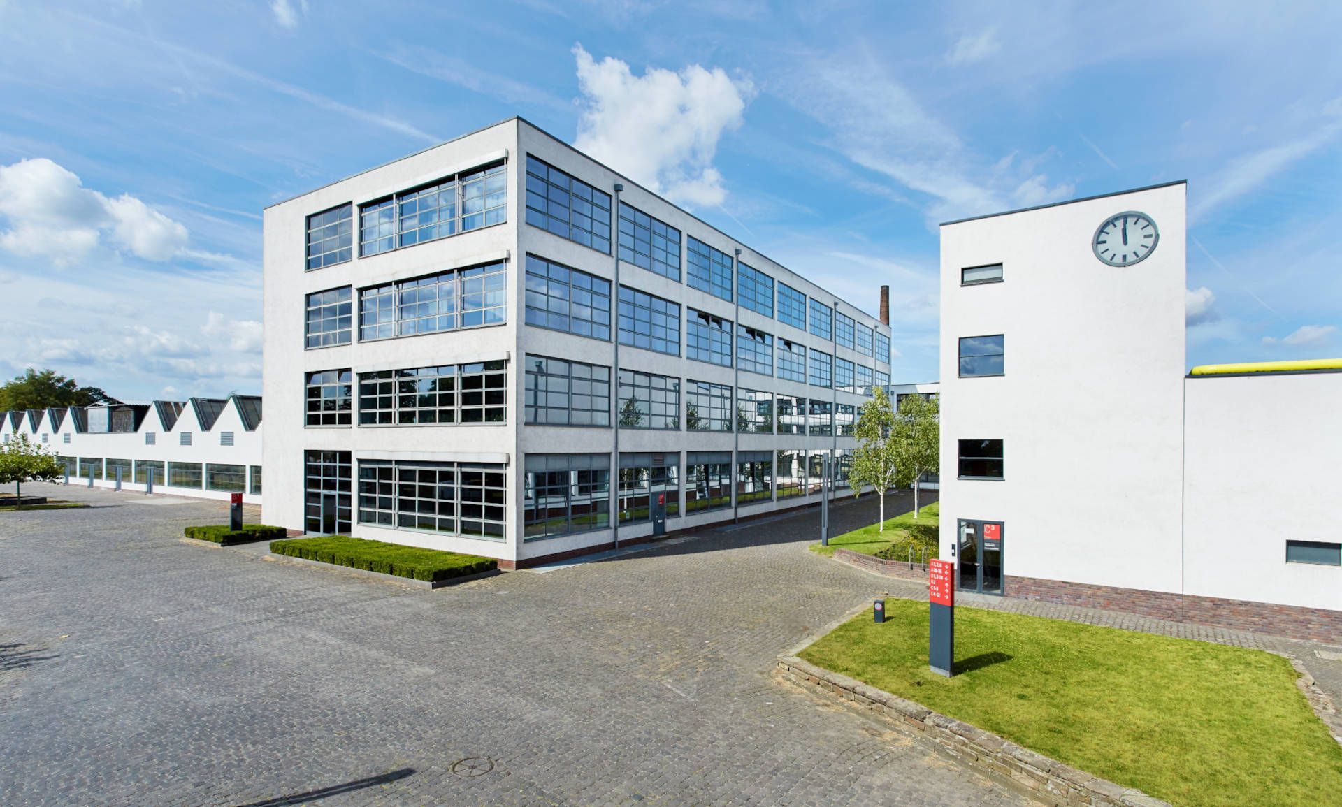 Der Mies van der Rohe Campus in Krefeld ist ein lebendiges Denkmal der Moderne und ein visionärer Ort