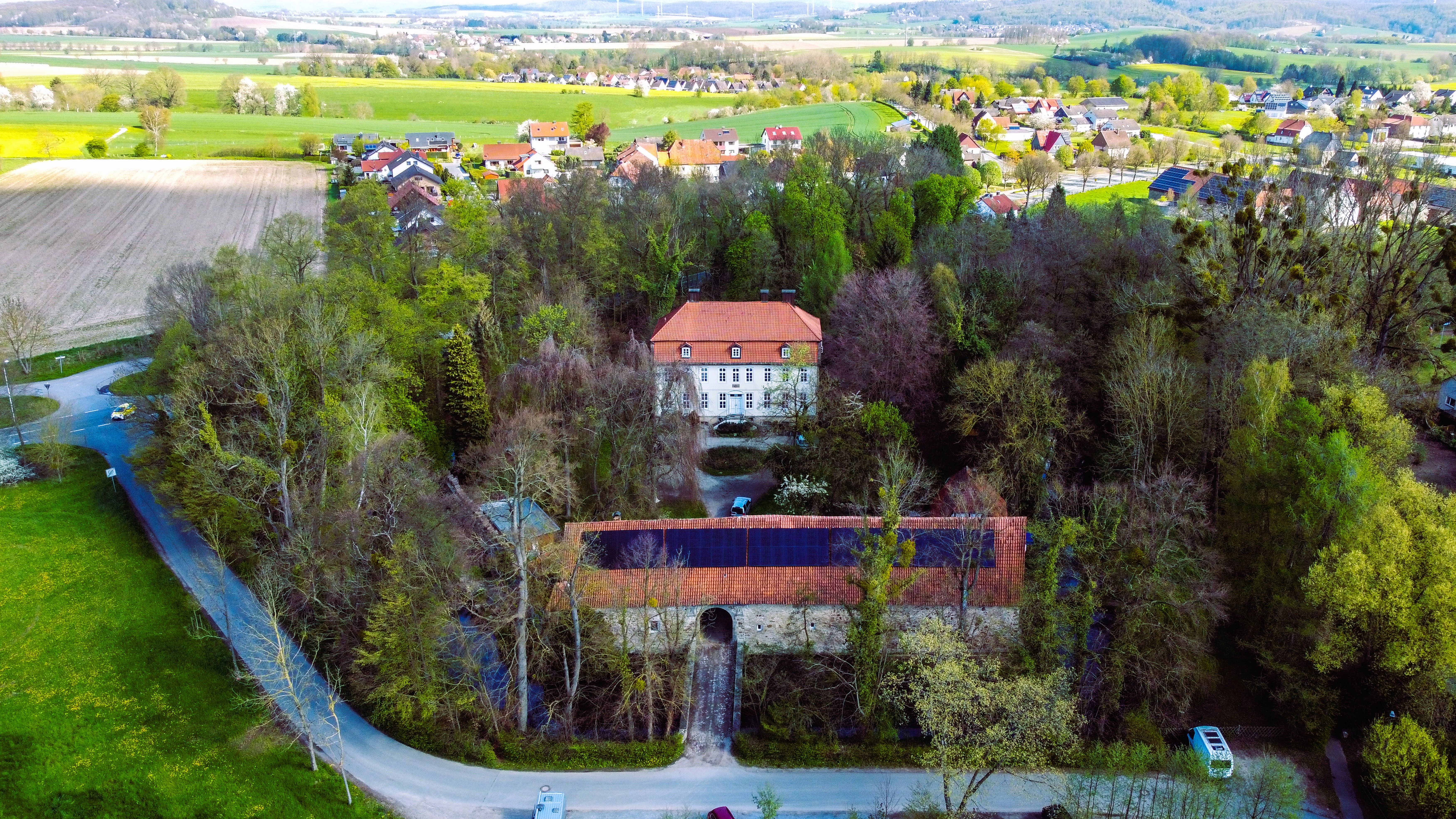Zur Seite Wasserschloss Reelkirchen
