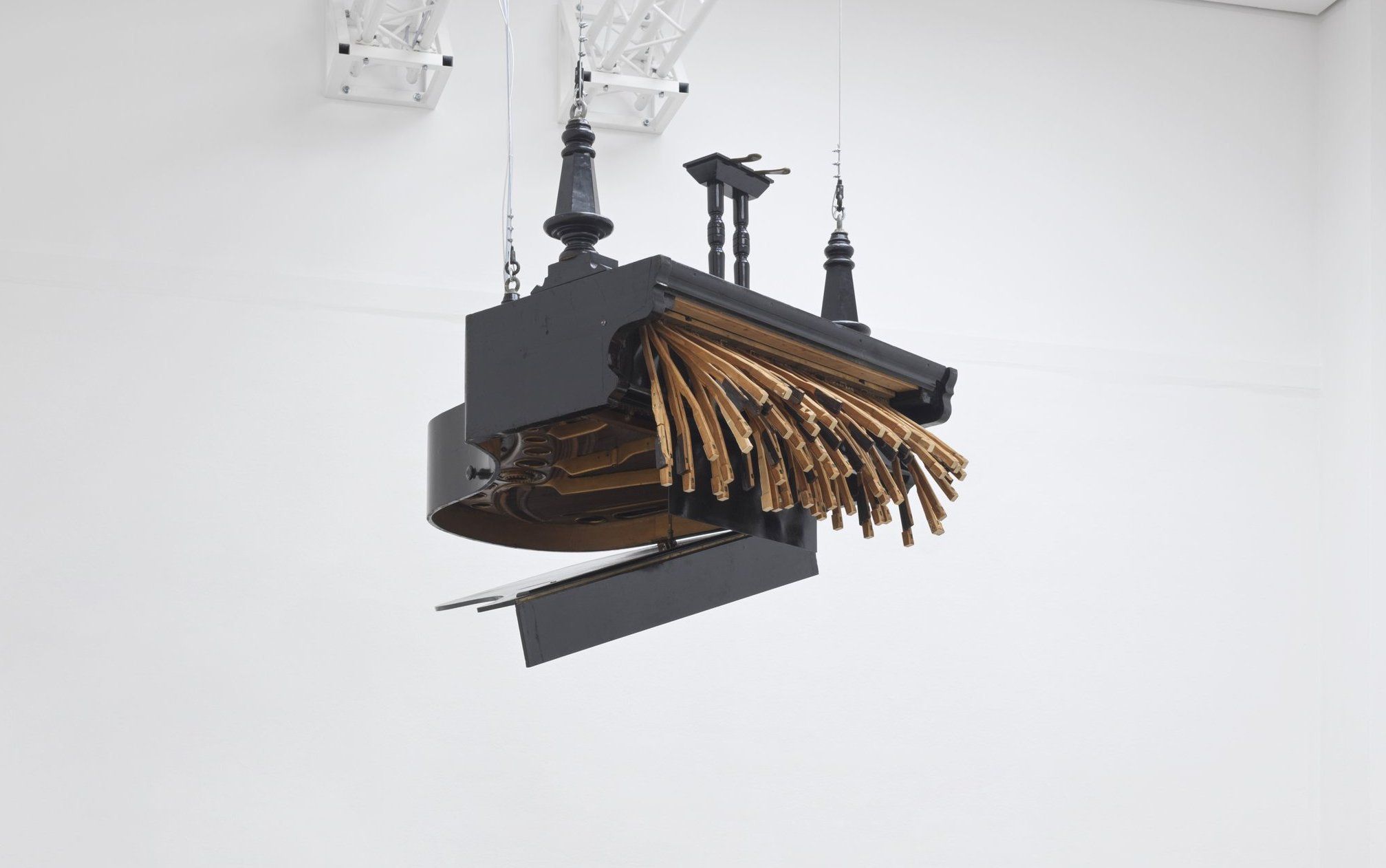 Rebecca Horn, Concert for Anarchy, 2006, Kunstforum Wien Ausstellungsansicht