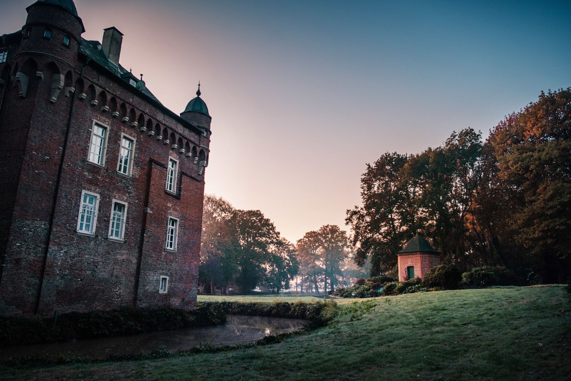 Schloss Loersfeld Aussenansicht Morgenstimmung