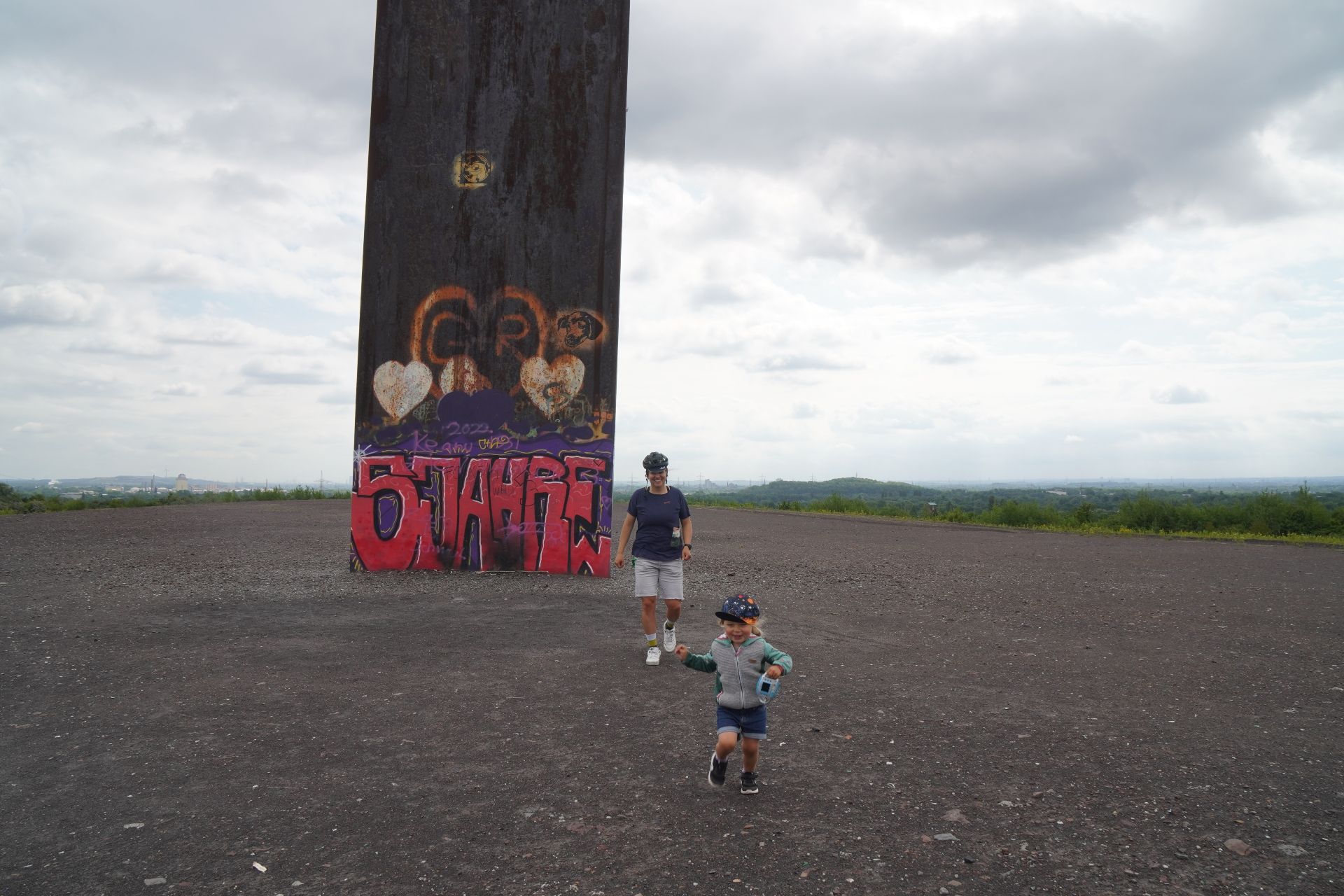 Jule Wagner, Eine Familie verbringt ihre Zeit auf der Schurenbachhalde in Gelsenkirchen