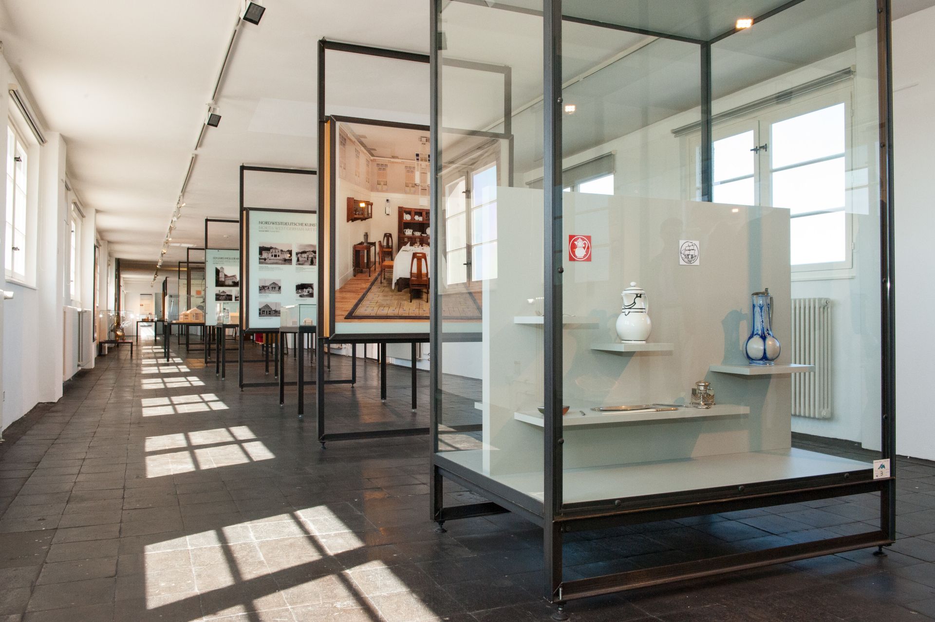 Die Dauerausstellung im Peter-Behrens Bau in Oberhausen präsentiert Originalentwürfe, Architekturmodelle und Fotografien des Star-Architekten Peter Behrens