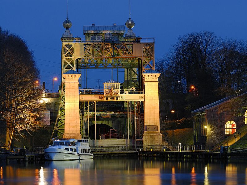 Der gigantische Aufzug, das Schiffshebewerk Henrichenburg am Dortmund-Ems-Kanal, liegt seit über 40 Jahren still