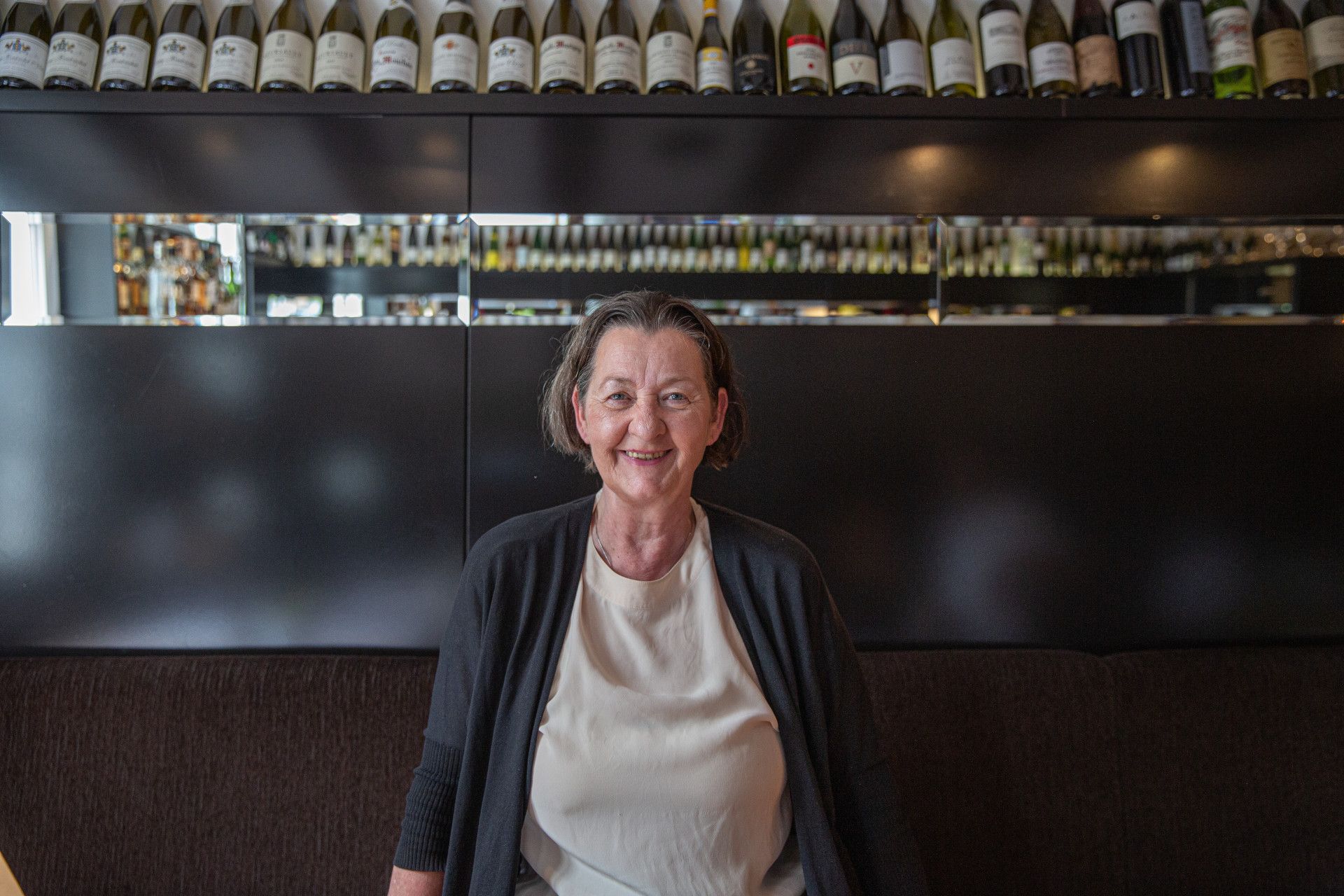Barbara Wilke im Restaurant "Zur Post" im Bergischen Land