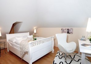 Das Komfortzimmer in weiß, © Hotel Victoria