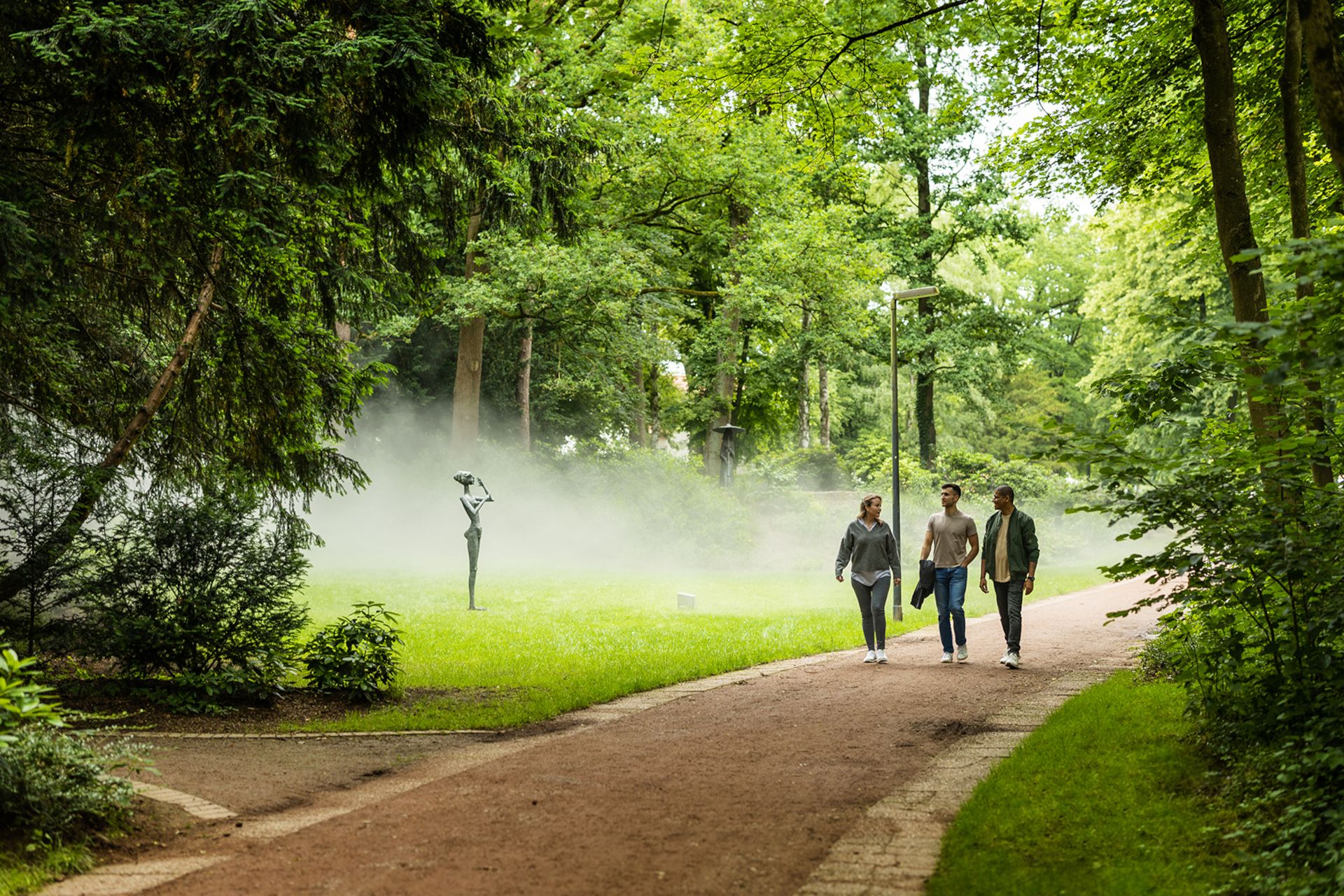 Gemütliche Spaziergänge durch Bad Waldliesborn runden das Themenwochenende rund um das Weinfest ab