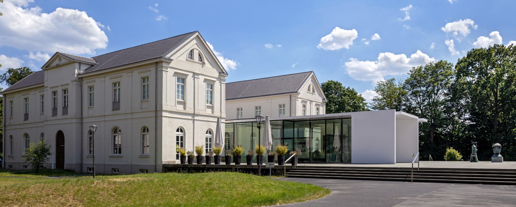 Als einziges Museum weltweit blickt das Max Ernst Museum des LVR in Brühl auf rund siebzig Schaffensjahre des Ausnahmekünstlers zurück, © Annette Hiller, LVR-ZMB