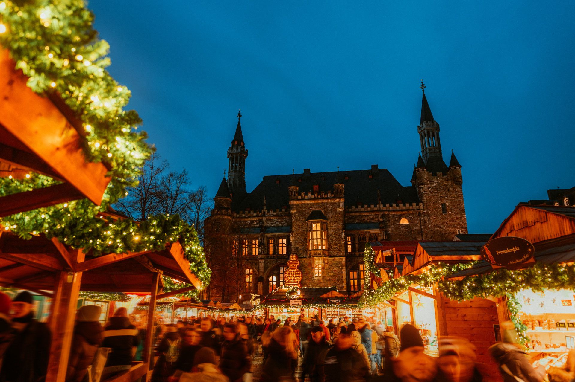 Aachener Weihnachtsmarkt Rathaus 
