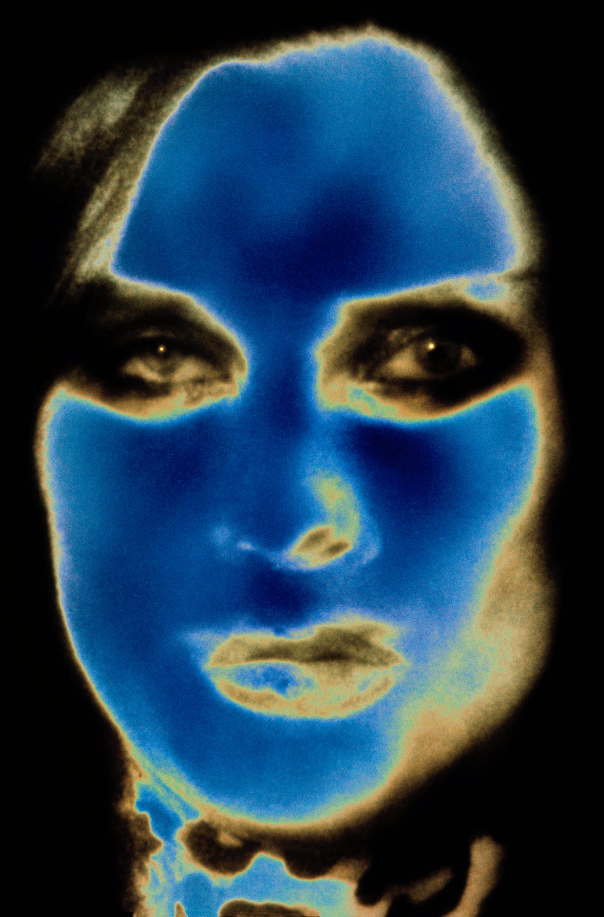 Katharina Sieverding, Transformer Cyan, Solarisation 2A/B, 1973/1974, Farbfotografie
