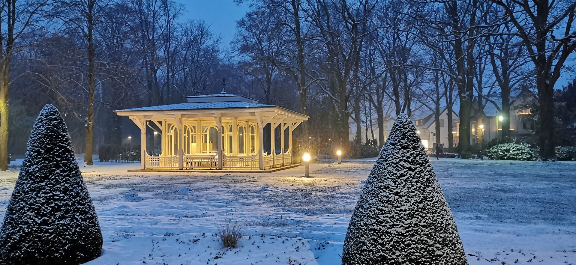 Der Kurpark in Bad Waldliesborn eignet sich ideal für einen Winterspaziergang
