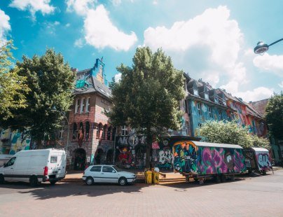 Street Art der Künstler Majabrothers, Ben Mathis und der Föns Crew in der Kiefernstrasse in Düsseldorf., © Johannes Höhn; Künstler: Majabrothers, Ben Mathis und Föns Crew