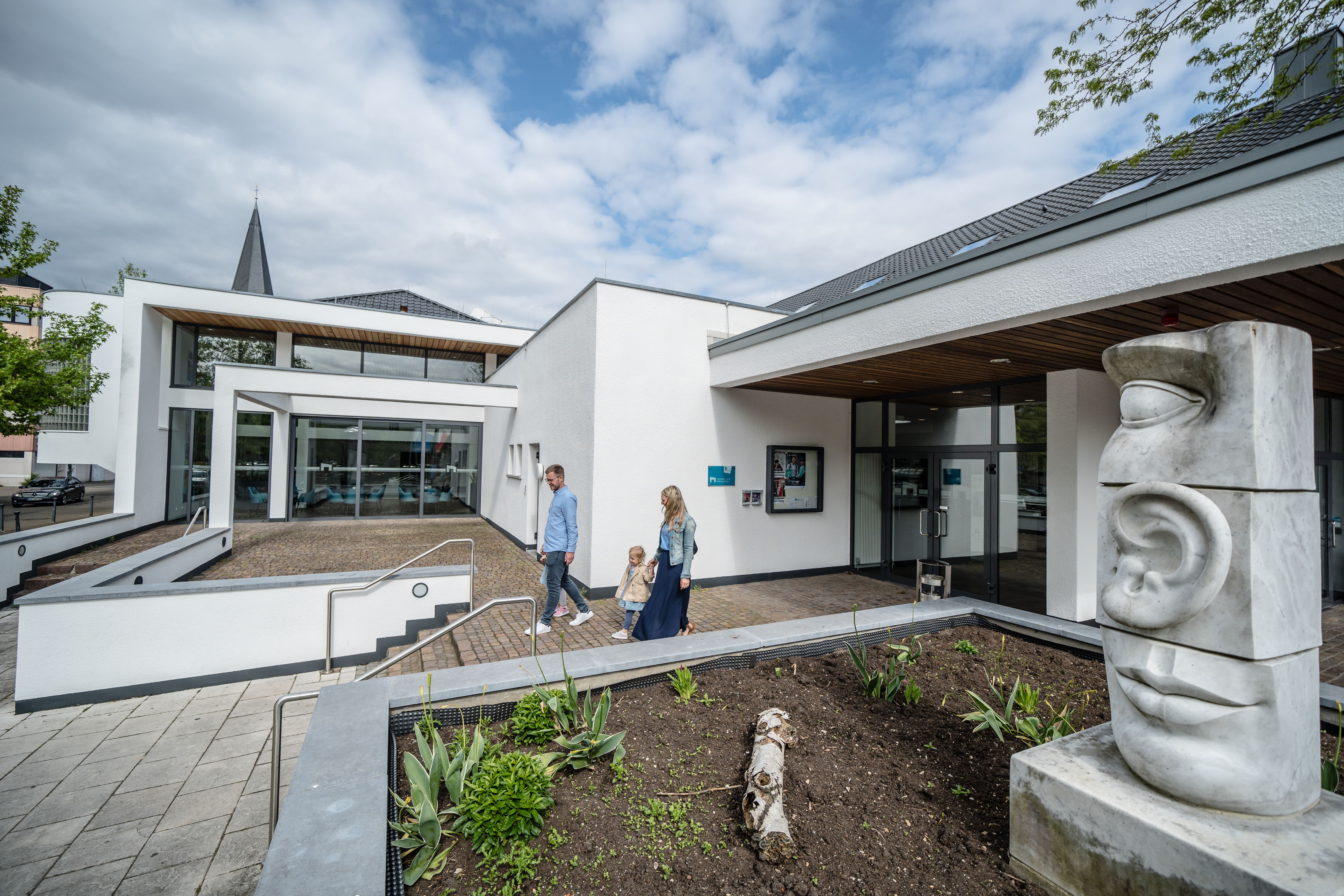 Außenansicht Konzert- und Bühnenhaus