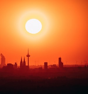 Sonnenuntergang im Bergischen Land mit Blick auf Köln, © Johannes Höhn