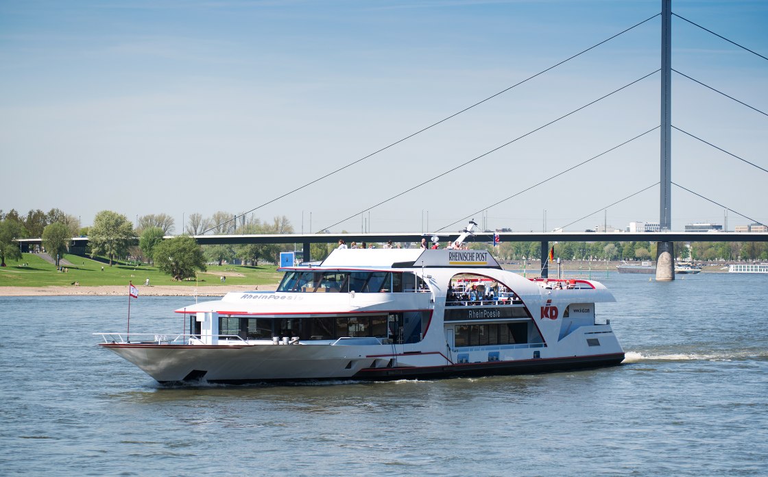Panoramaschiffstour auf dem Rhein in Düsseldorf, © KD Deutsche Rheinschiffahrt GmbH