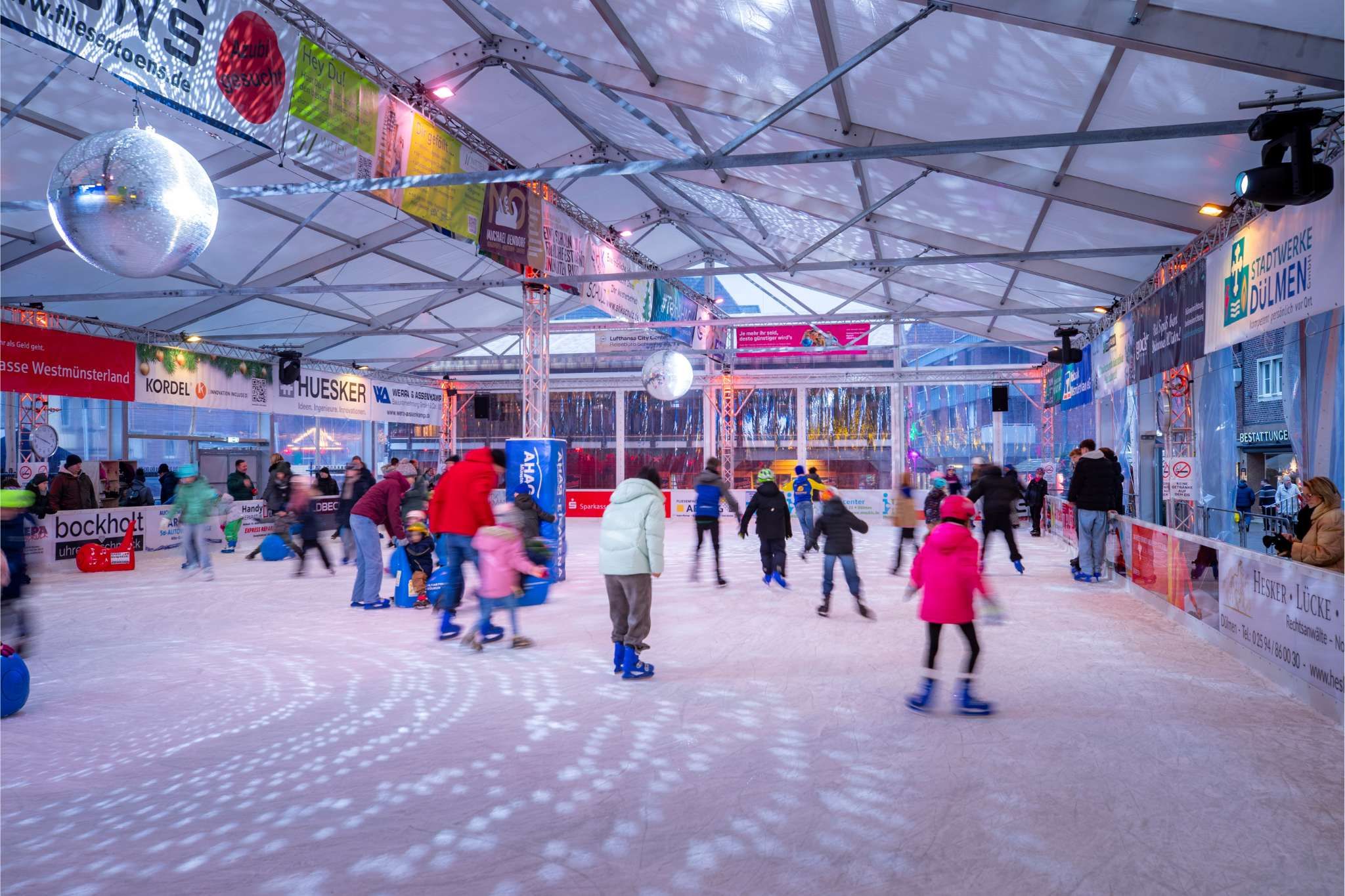 Eisbahn Weihnachtsmarkt Dülmener Winter 