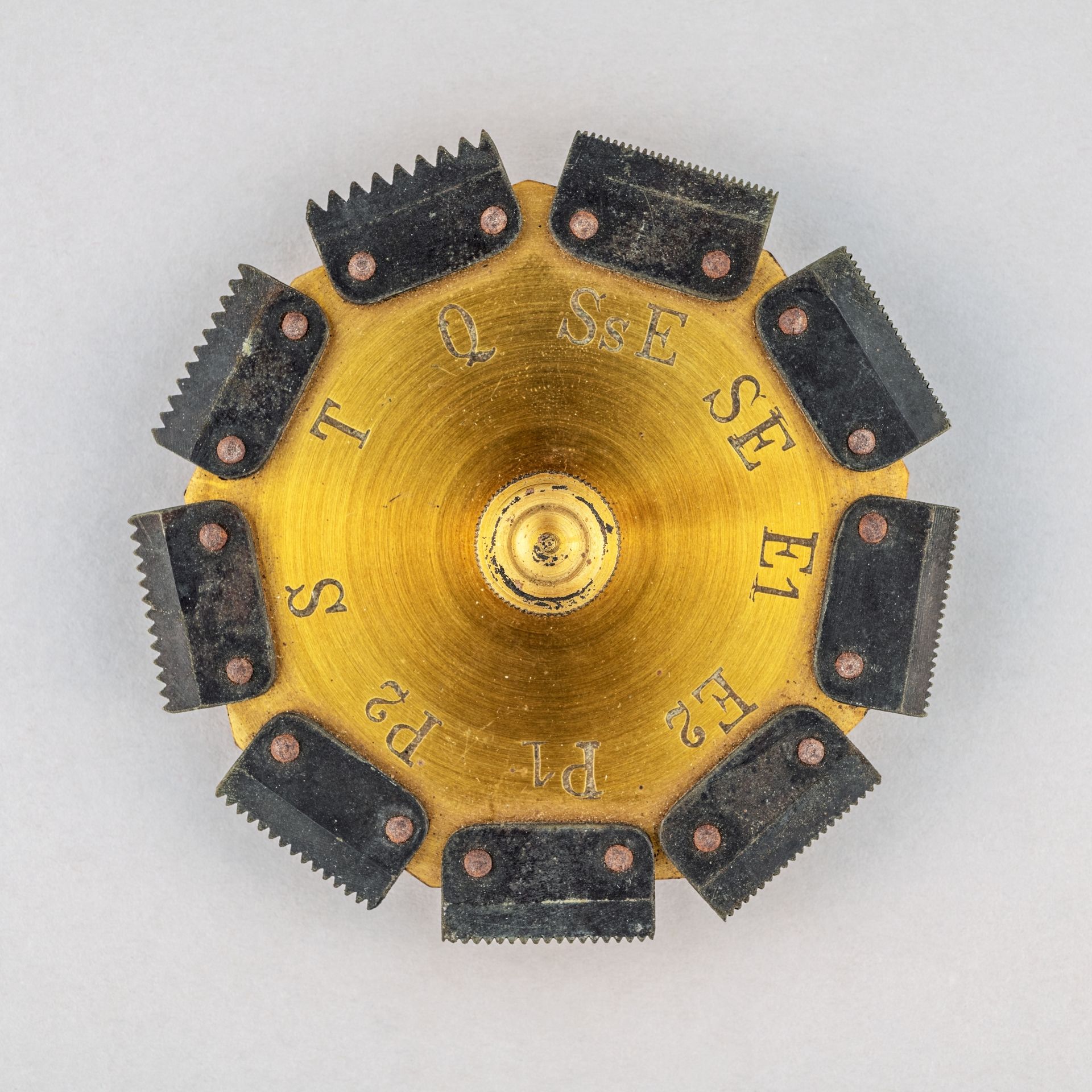 Ein Kräuselungsmesser, mit dem die Wollfeinheit bestimmt wurde