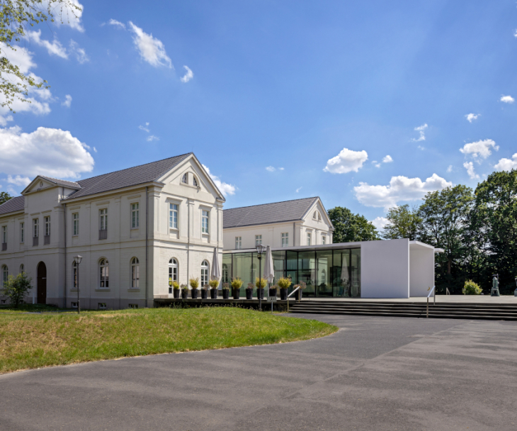 Als einziges Museum weltweit blickt das Max Ernst Museum des LVR in Brühl auf rund siebzig Schaffensjahre des Ausnahmekünstlers zurück, © Annette Hiller, LVR-ZMB
