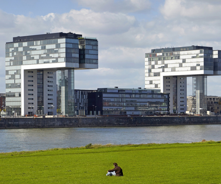 Blick auf die Kranhäuser im Kölner Rheinauhafen, © Dieter Jacobi / KölnTourismus GmbH